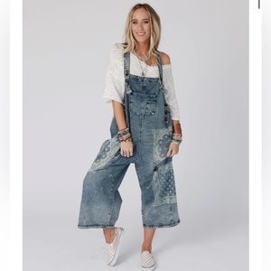 Three Bird Nest High Hopes Slouchy Denim Overalls. Size Small